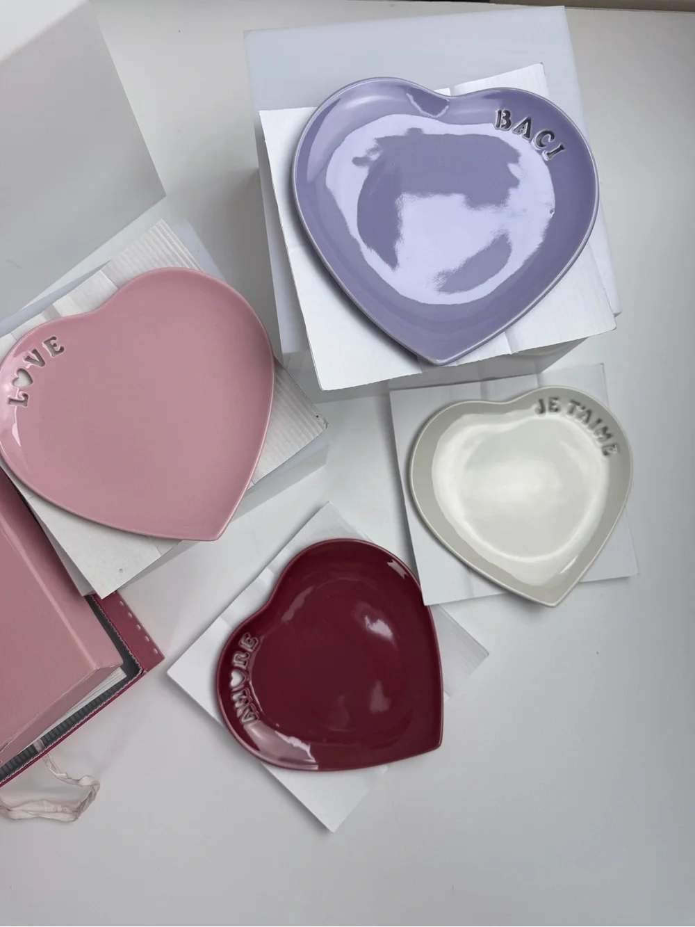 Williams-Sonoma Heart Plates Set of 4 Amore Love Baci Je t’ Amie in Box